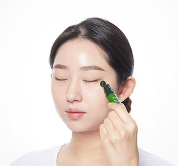 Сыворотка с роликом для кожи вокруг глаз с экстрактом семян зеленого чая innisfree